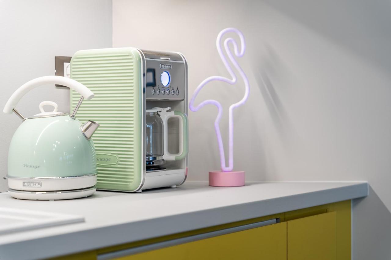 Pop Art Homm In Groovy Koukaki Apartment Athens Luaran gambar
